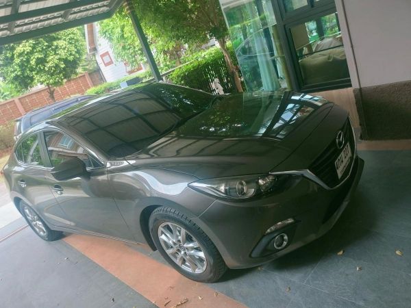 ขายรถMazda3 รถบ้าน ผู้หญิงขับมือเดียว รถดีไม่ย้อมแมว